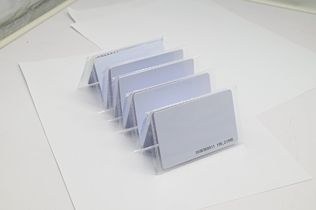 如何避免卡片在印刷過程出現色差？